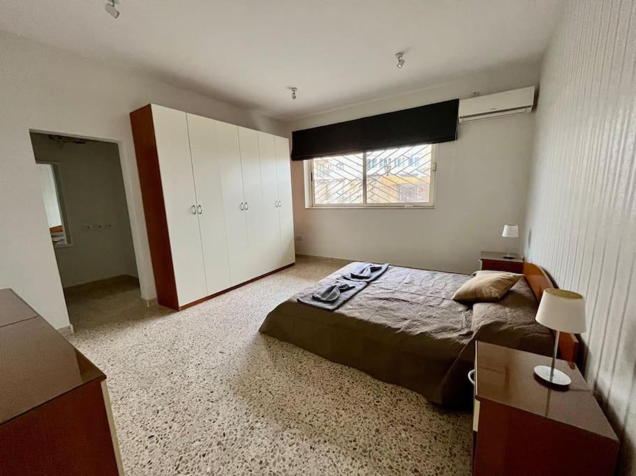 Seaview 3 Bedroom Apartment In Слима Екстериор снимка